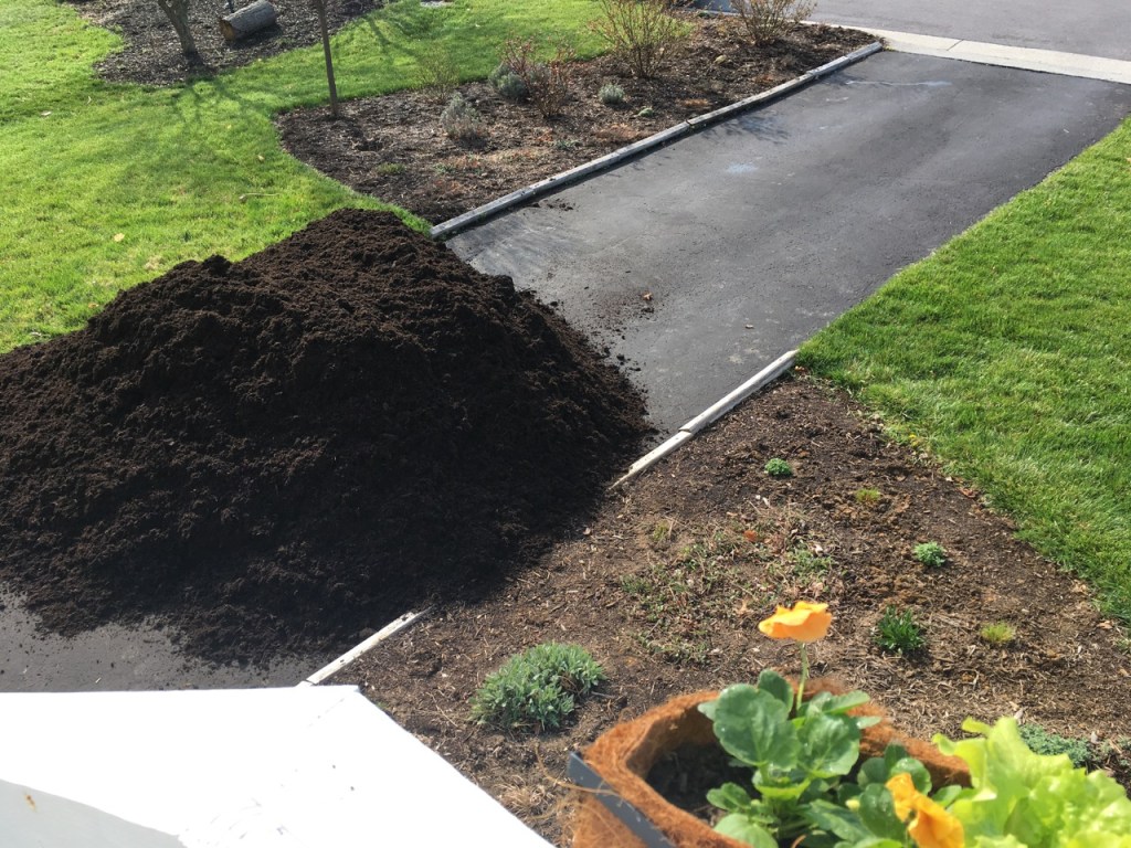 load 1 mulch from porch